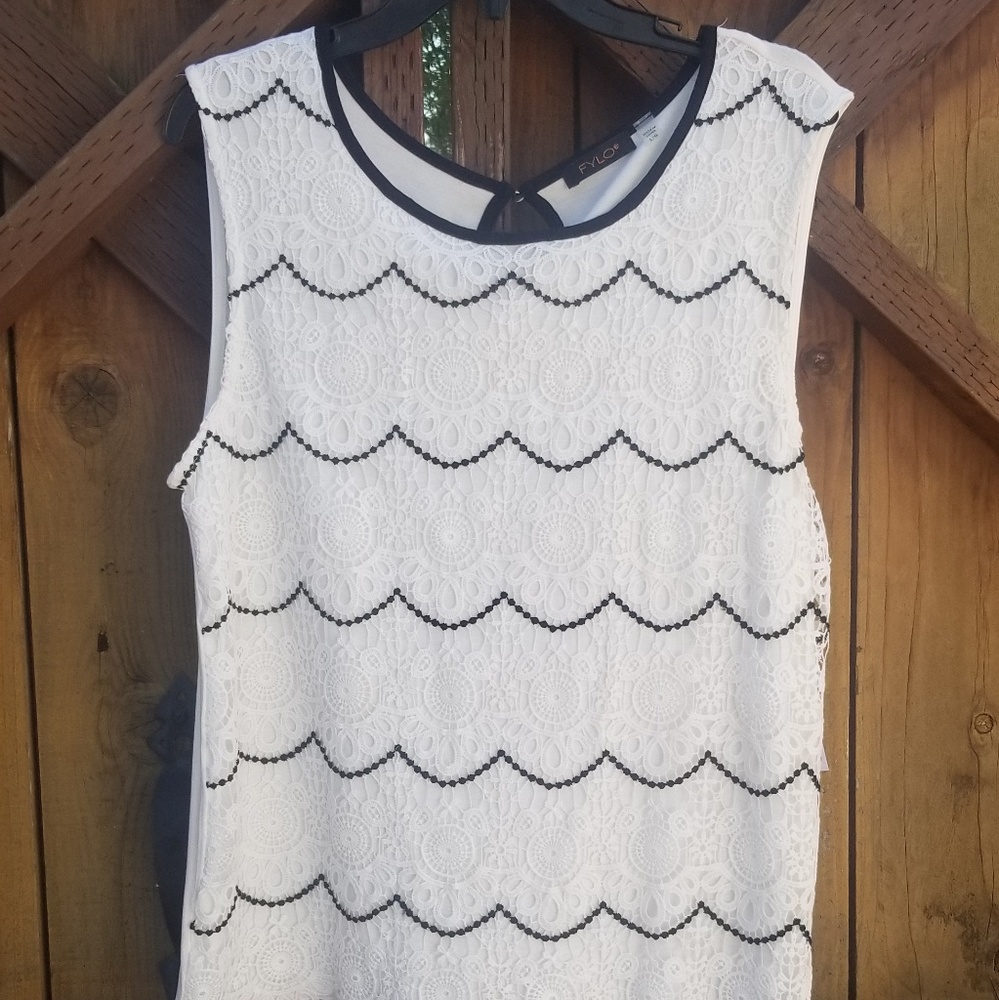 NWT White sleeveless top crochet detail
